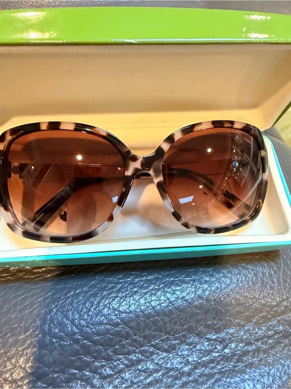 Kate Spade Darilynn’s Oversized Sunglasses Purple Tortoise w/ Case & Cloth
